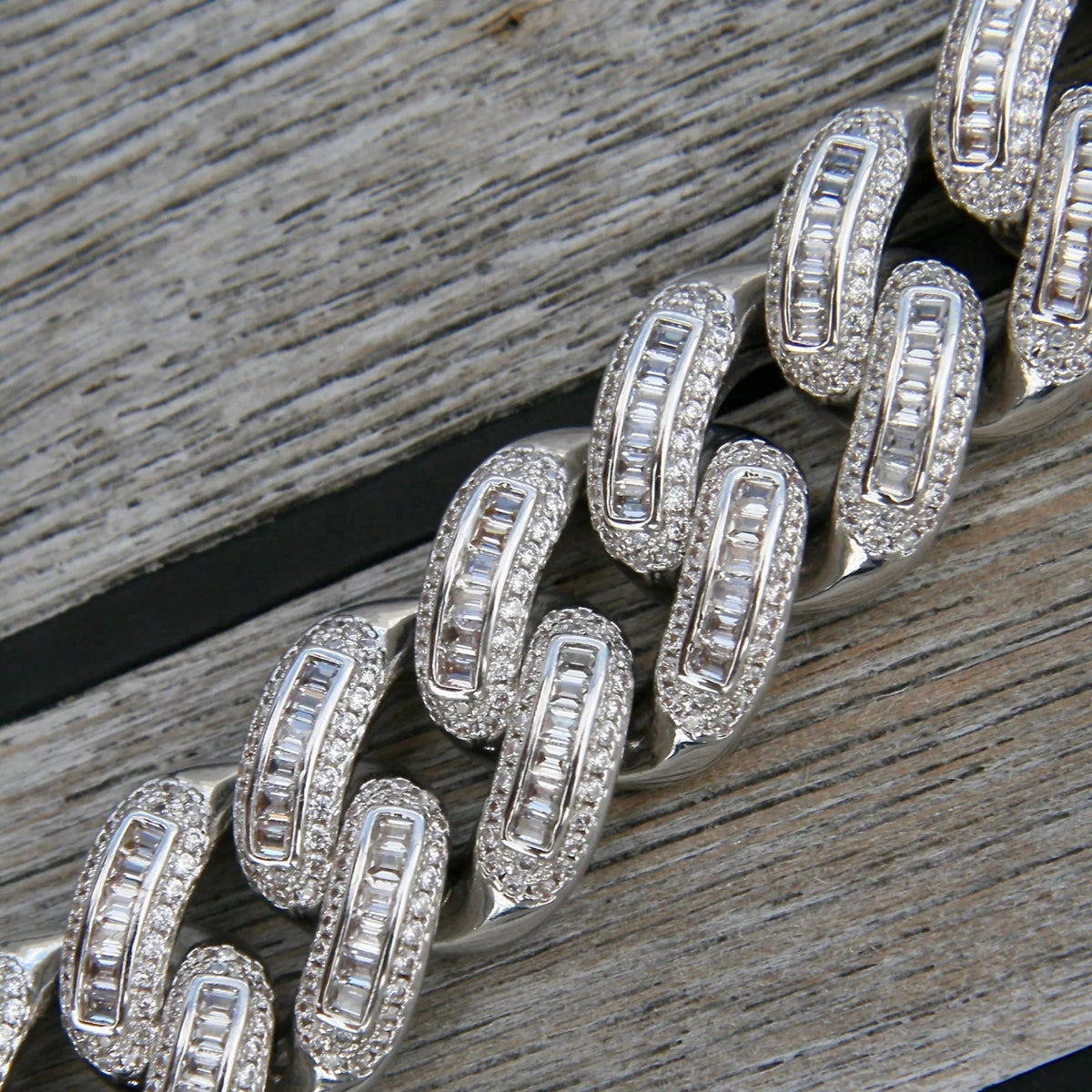 Baguette Cuban Link Bracelet in White Gold - 18mm
