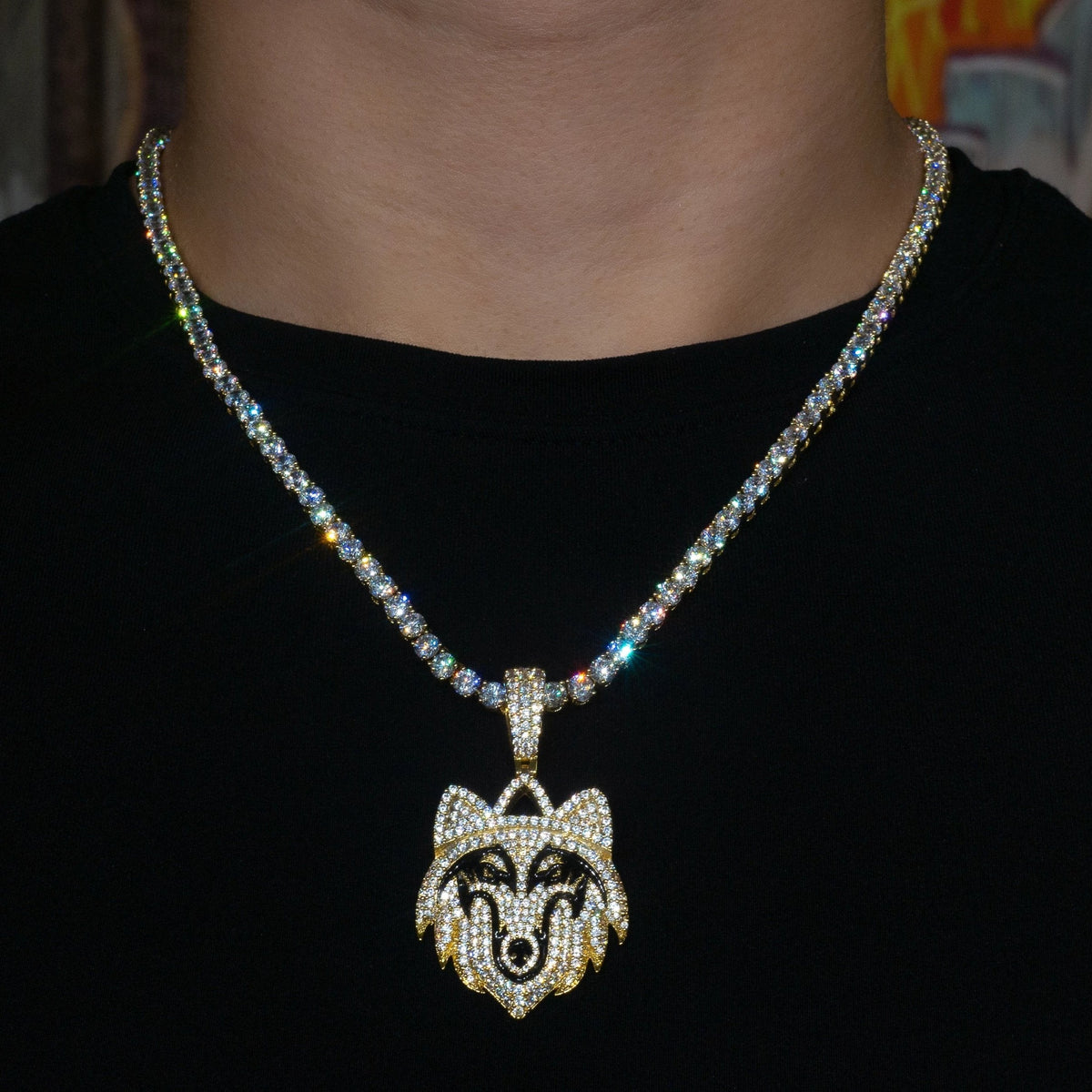 Iced Wolf Pendant in Yellow Gold